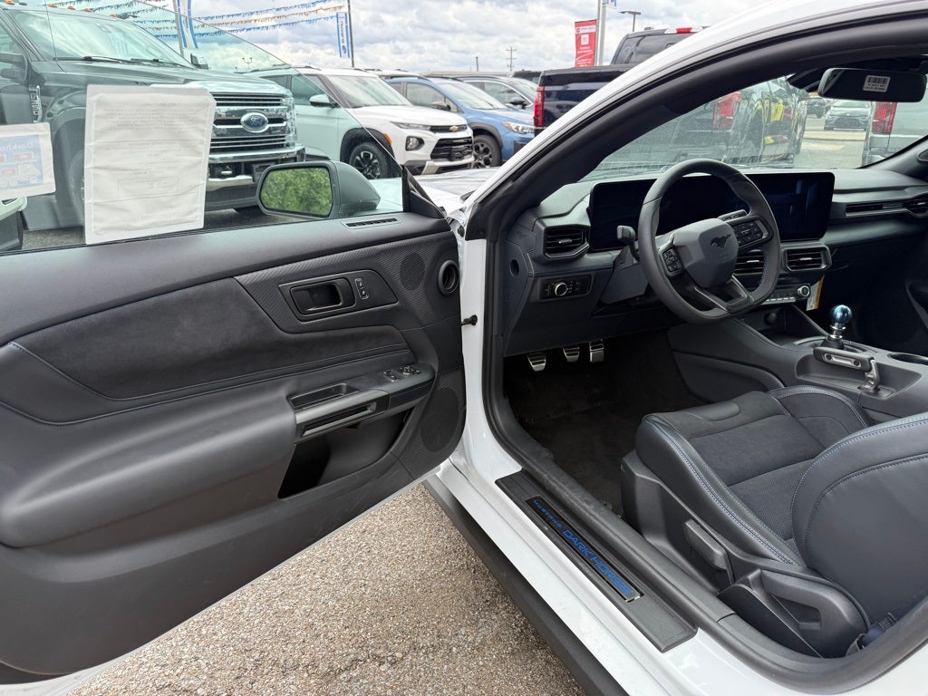 2025 Ford Mustang Dark Horse