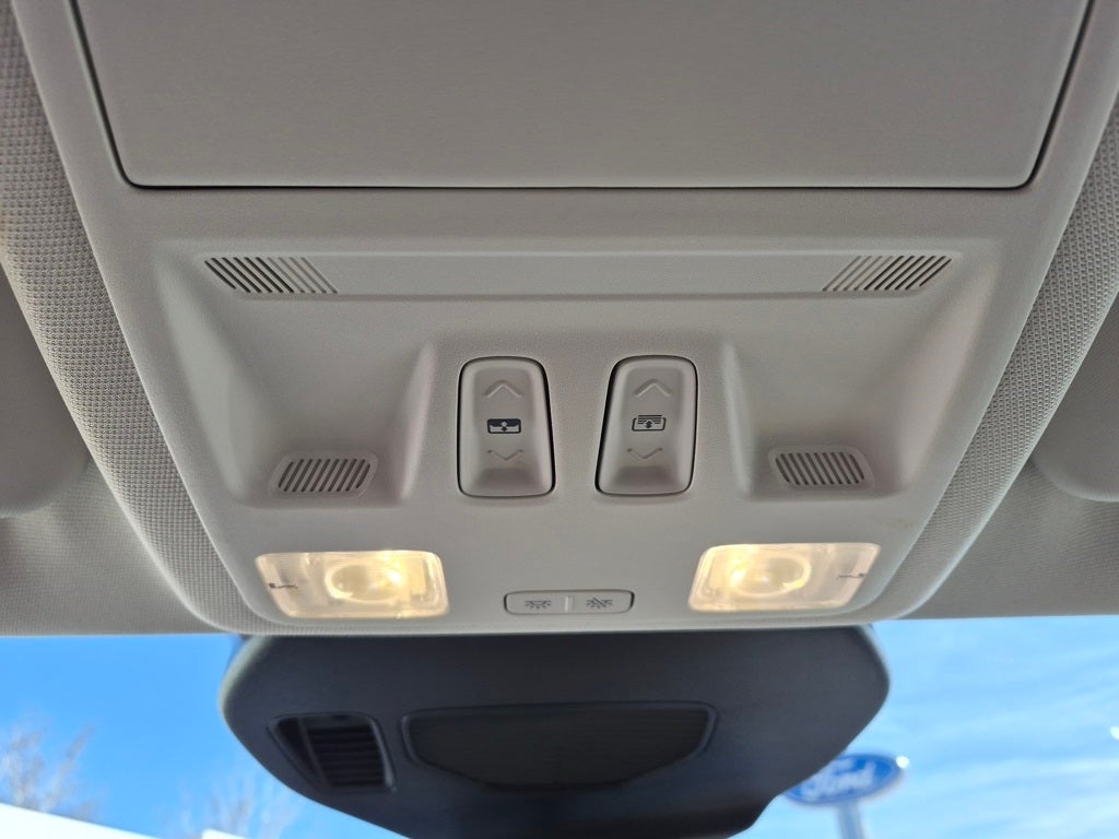 2022 Ford Escape Hybrid Titanium