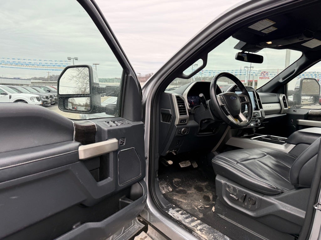 2022 Ford F-350SD Lariat