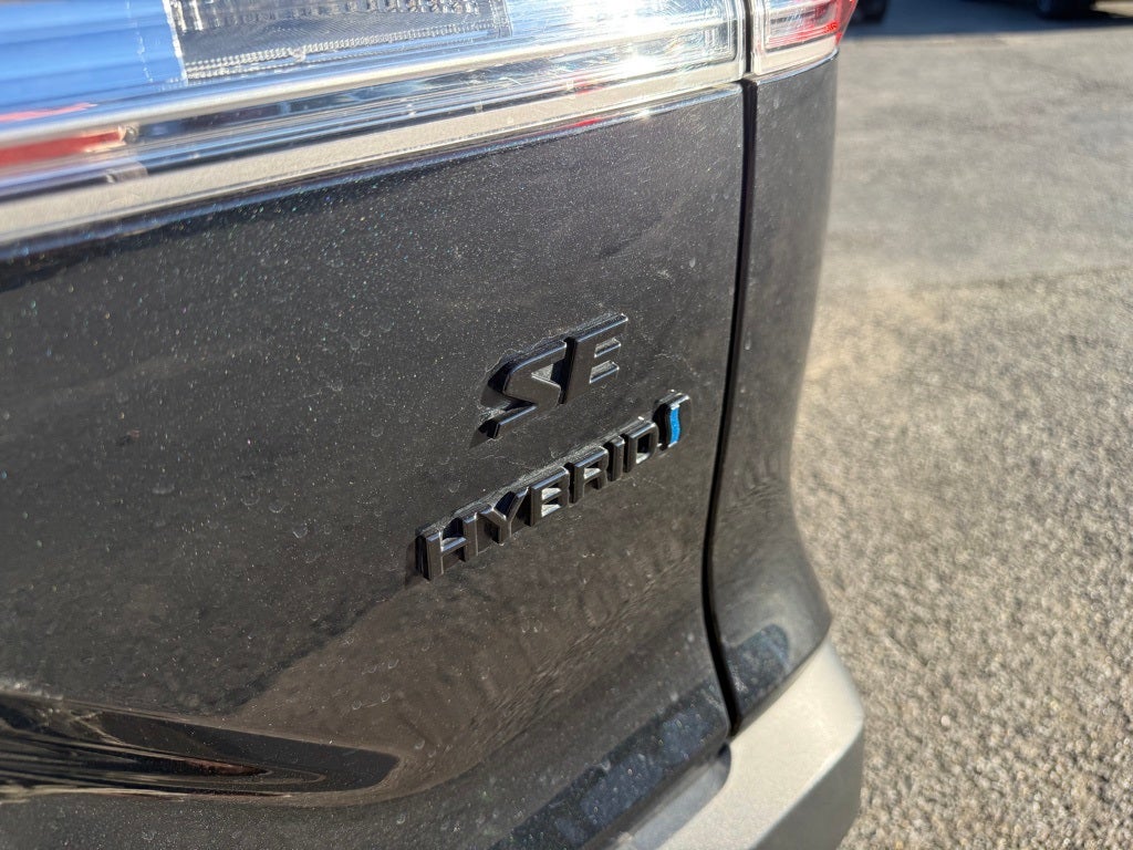 2023 Toyota Corolla Cross Hybrid SE