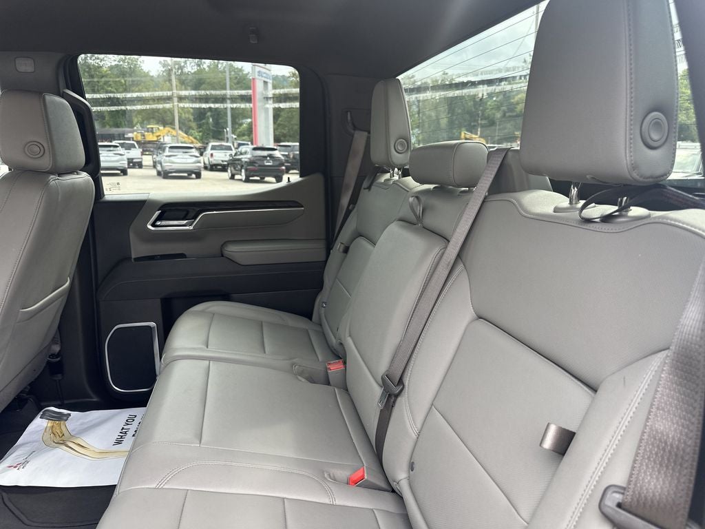 2025 GMC Sierra 1500 SLT