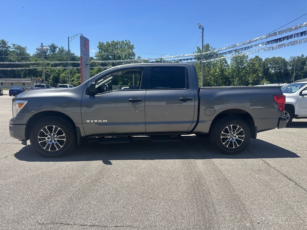 2022 Nissan Titan SV