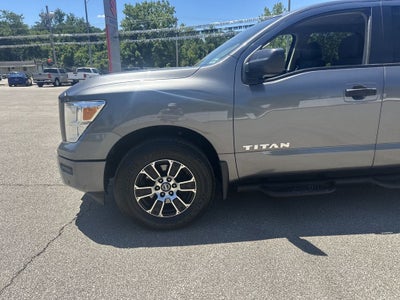 2022 Nissan Titan SV