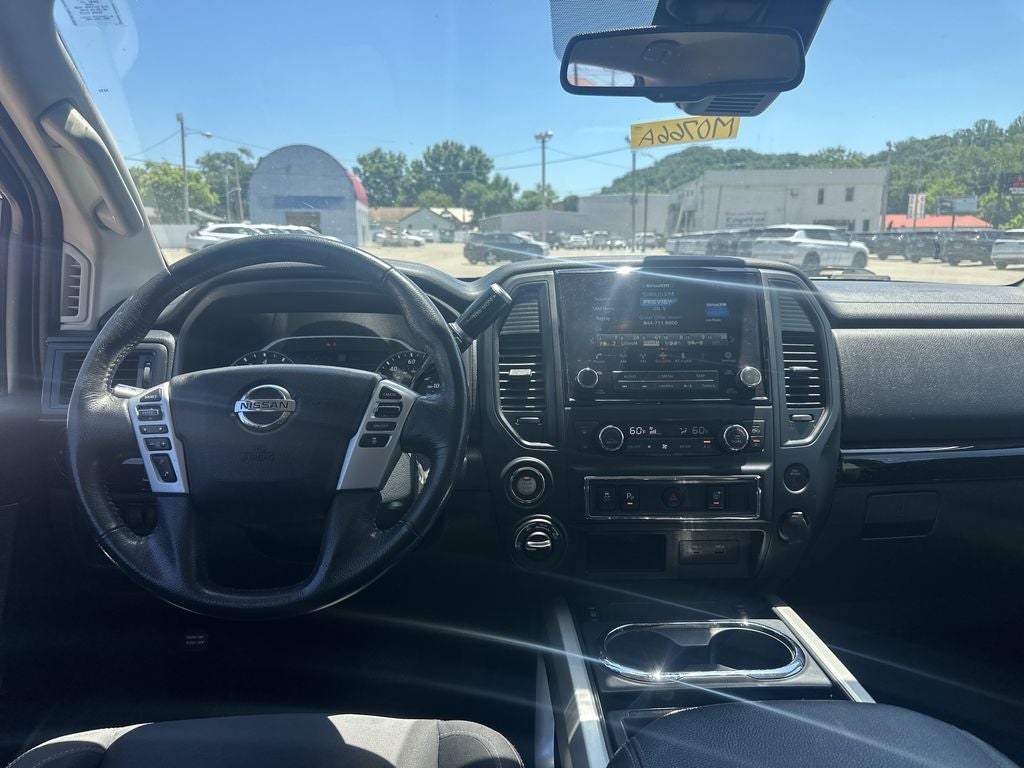 2022 Nissan Titan SV
