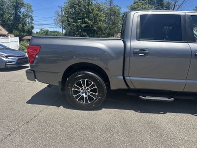 2022 Nissan Titan SV