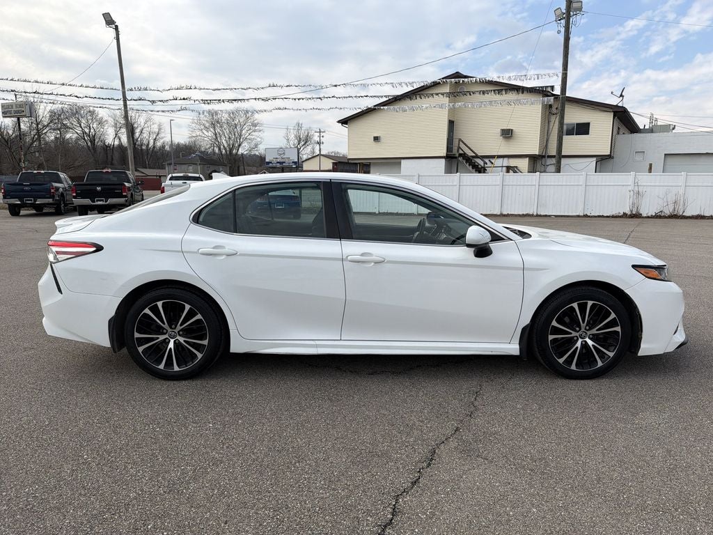2020 Toyota Camry SE