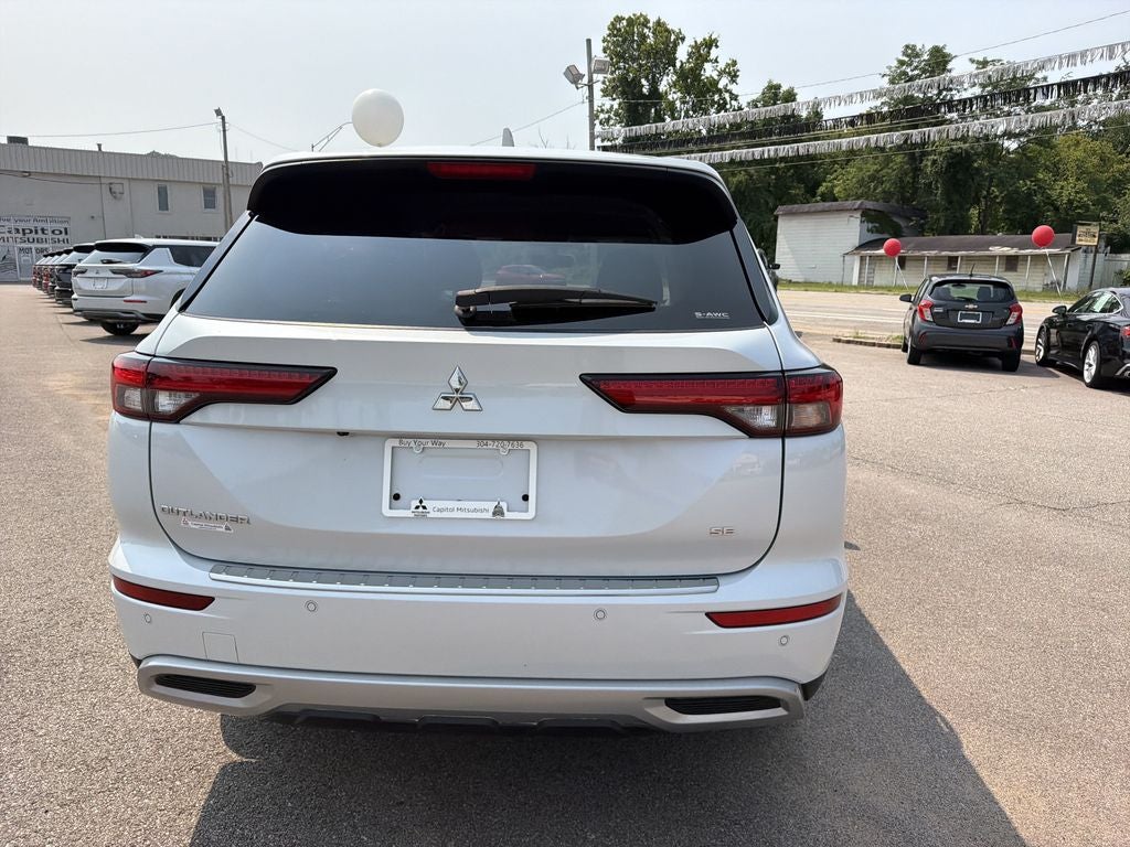 2024 Mitsubishi Outlander SE