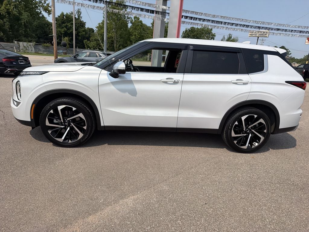 2024 Mitsubishi Outlander SE