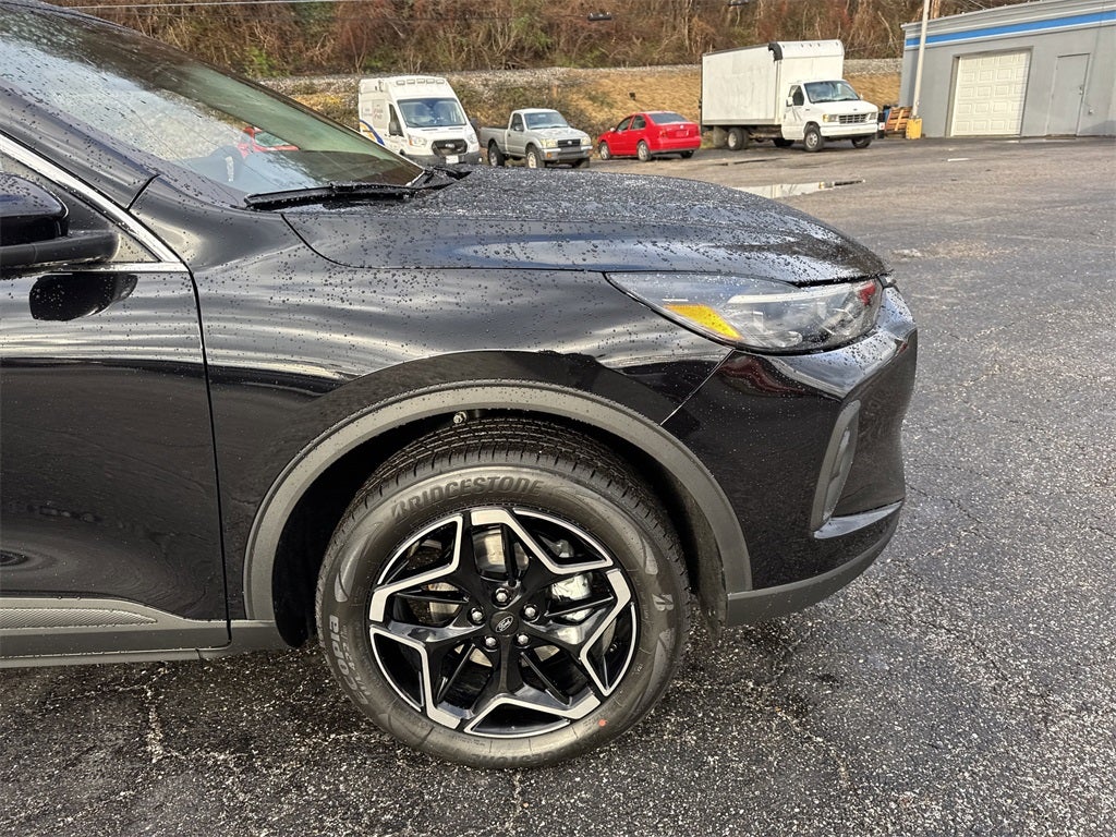 2026 Ford Escape Platinum