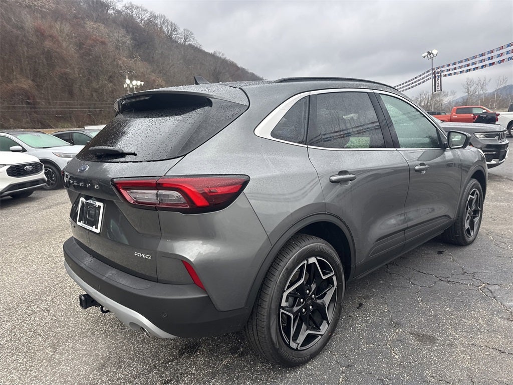 2026 Ford Escape Platinum