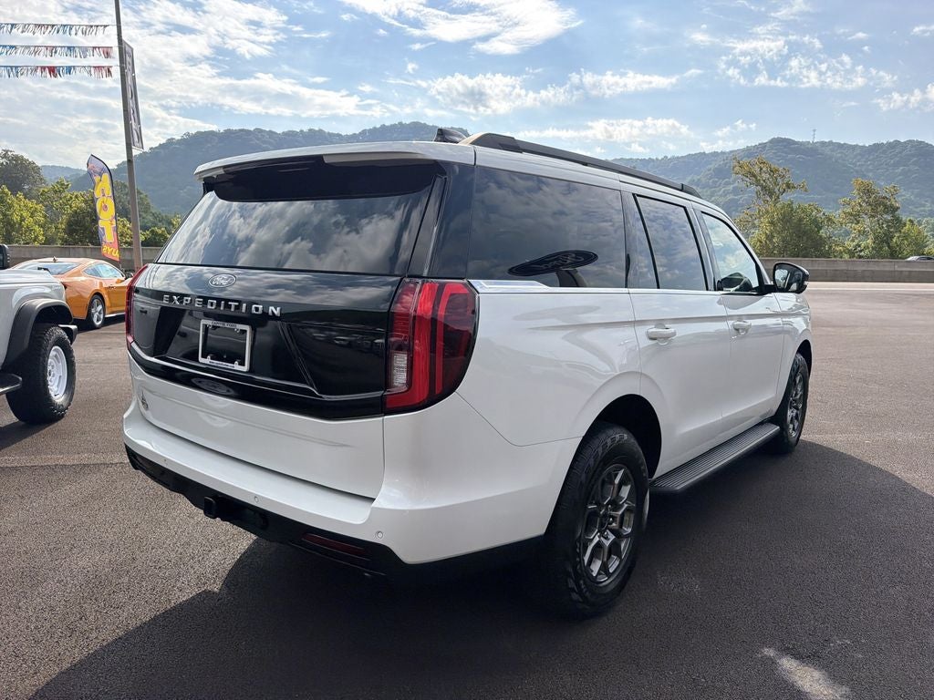 2027 Ford Expedition Active
