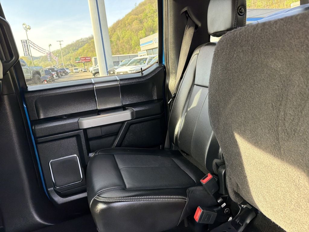 2019 Ford F-150 Lariat LIFTED WHEELS AND TIRES