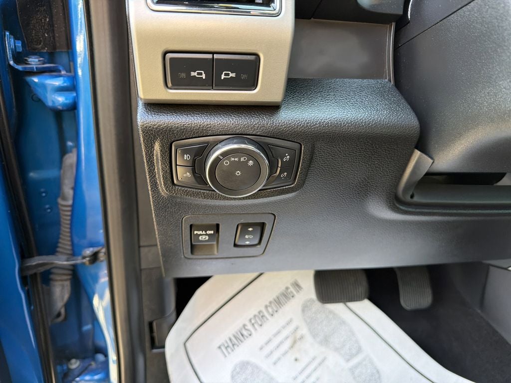 2019 Ford F-150 Lariat LIFTED WHEELS AND TIRES