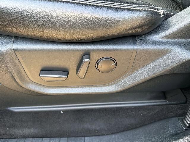 2019 Ford F-150 Lariat LIFTED WHEELS AND TIRES