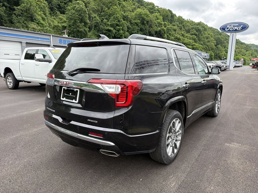 2023 GMC Acadia Denali