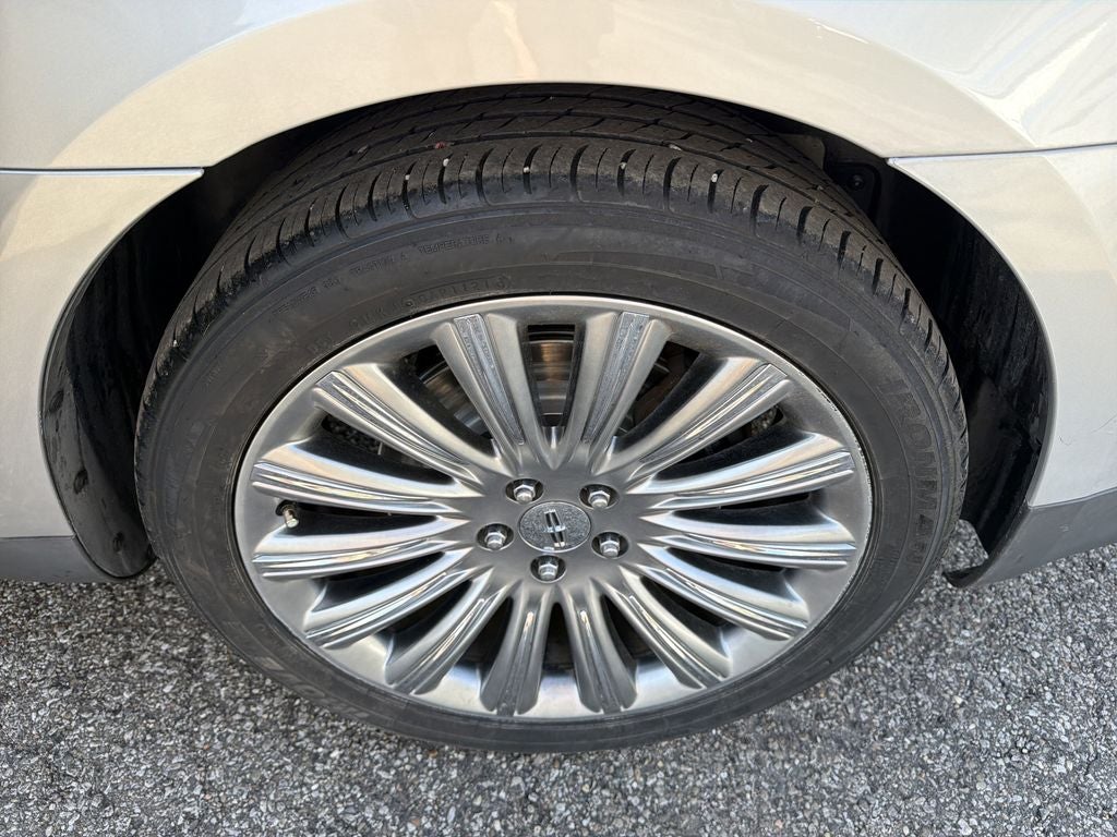 2016 Lincoln MKS Base