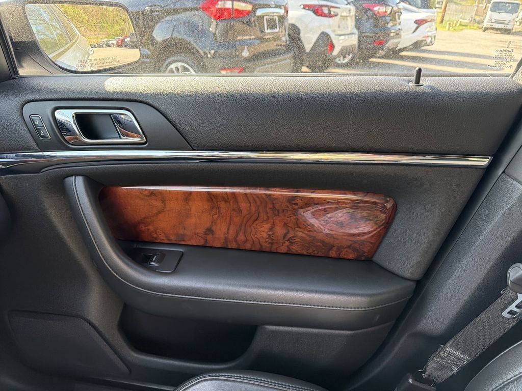 2016 Lincoln MKS Base