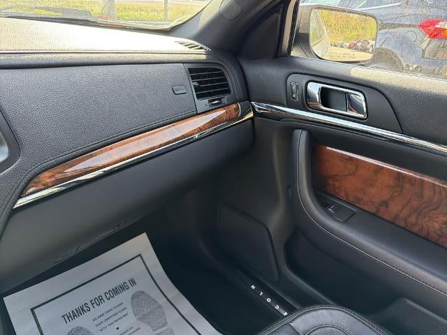 2016 Lincoln MKS Base