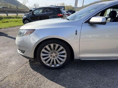 2016 Lincoln MKS Base