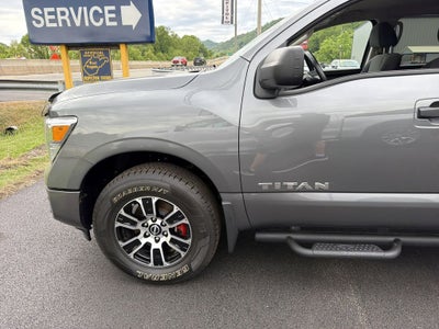 2023 Nissan Titan SV