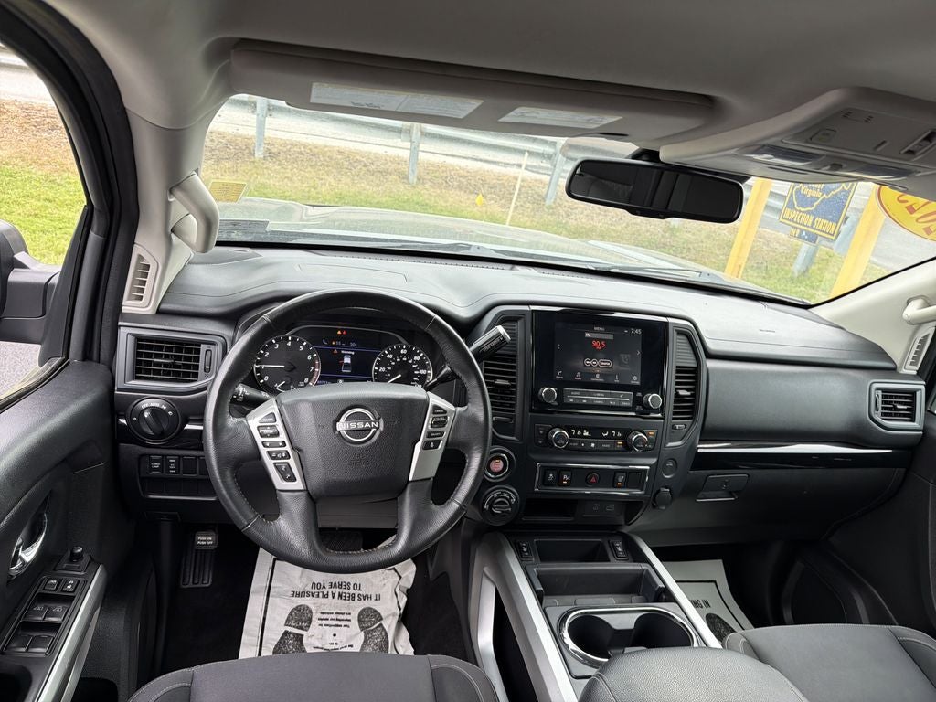 2023 Nissan Titan SV