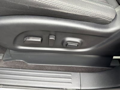 2023 Nissan Titan SV