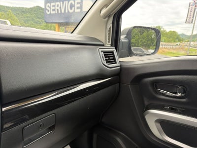 2023 Nissan Titan SV