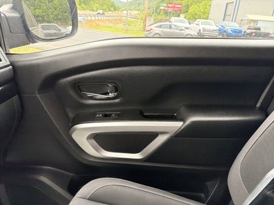 2023 Nissan Titan SV