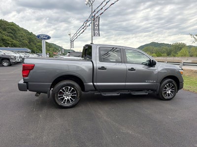 2023 Nissan Titan SV