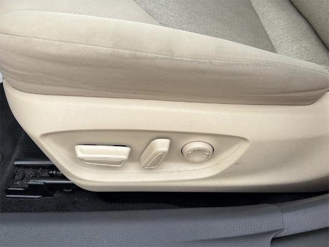 2023 Toyota Camry Hybrid LE