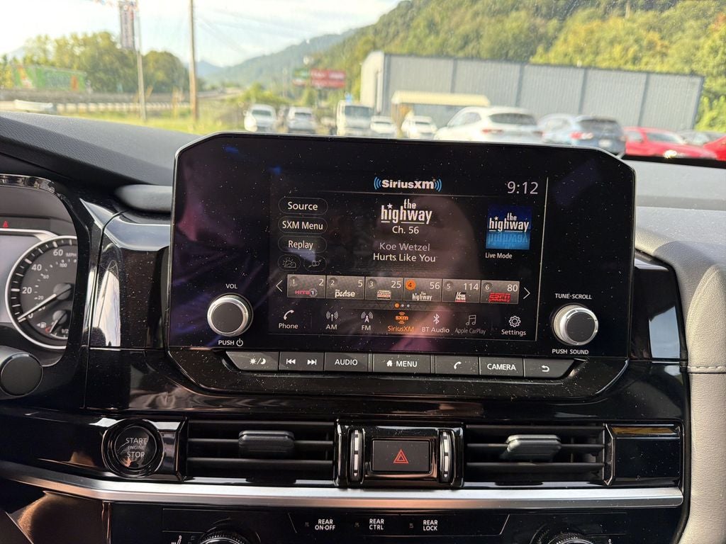 2025 Nissan Pathfinder SV