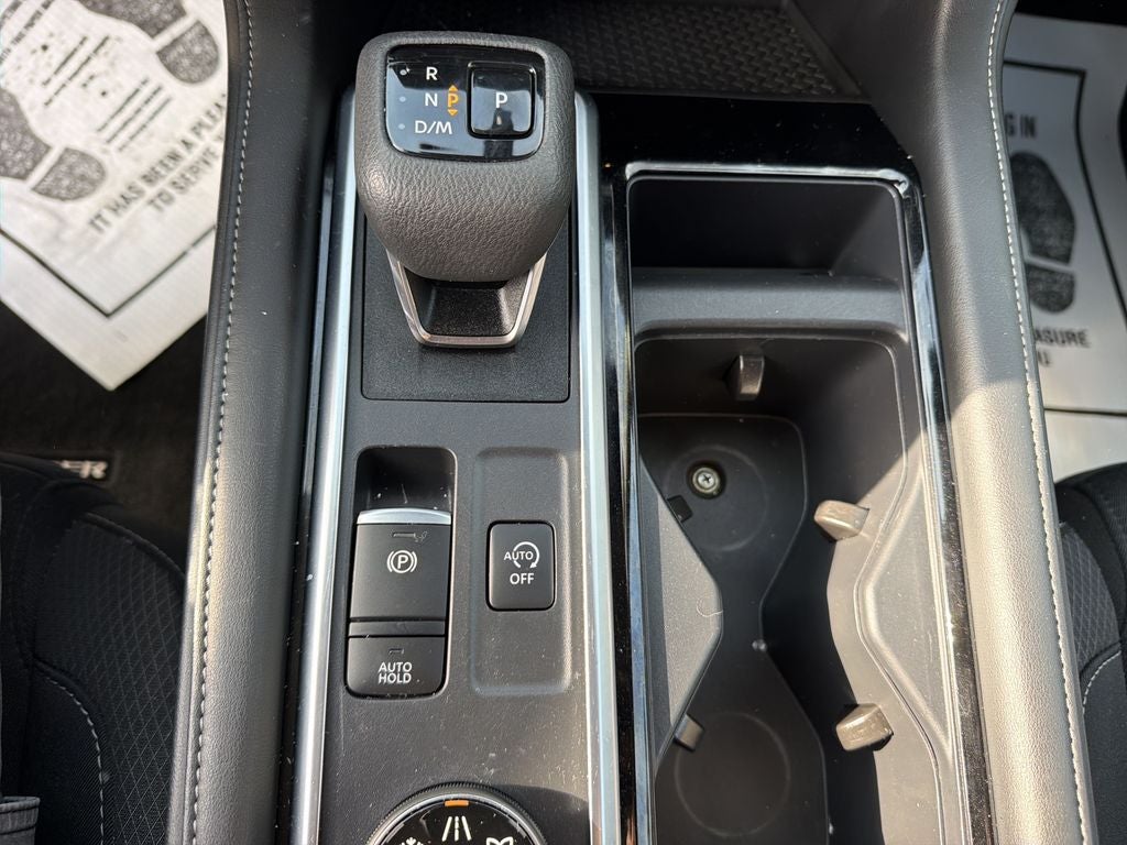 2025 Nissan Pathfinder SV