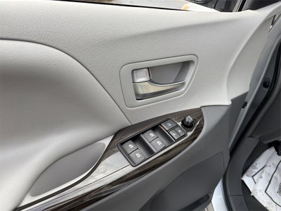 2019 Toyota Sienna L 7 Passenger