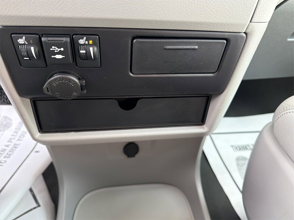 2019 Toyota Sienna L 7 Passenger