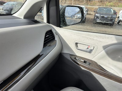 2019 Toyota Sienna L 7 Passenger