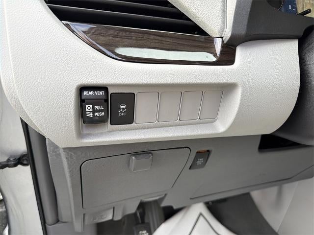 2019 Toyota Sienna L 7 Passenger