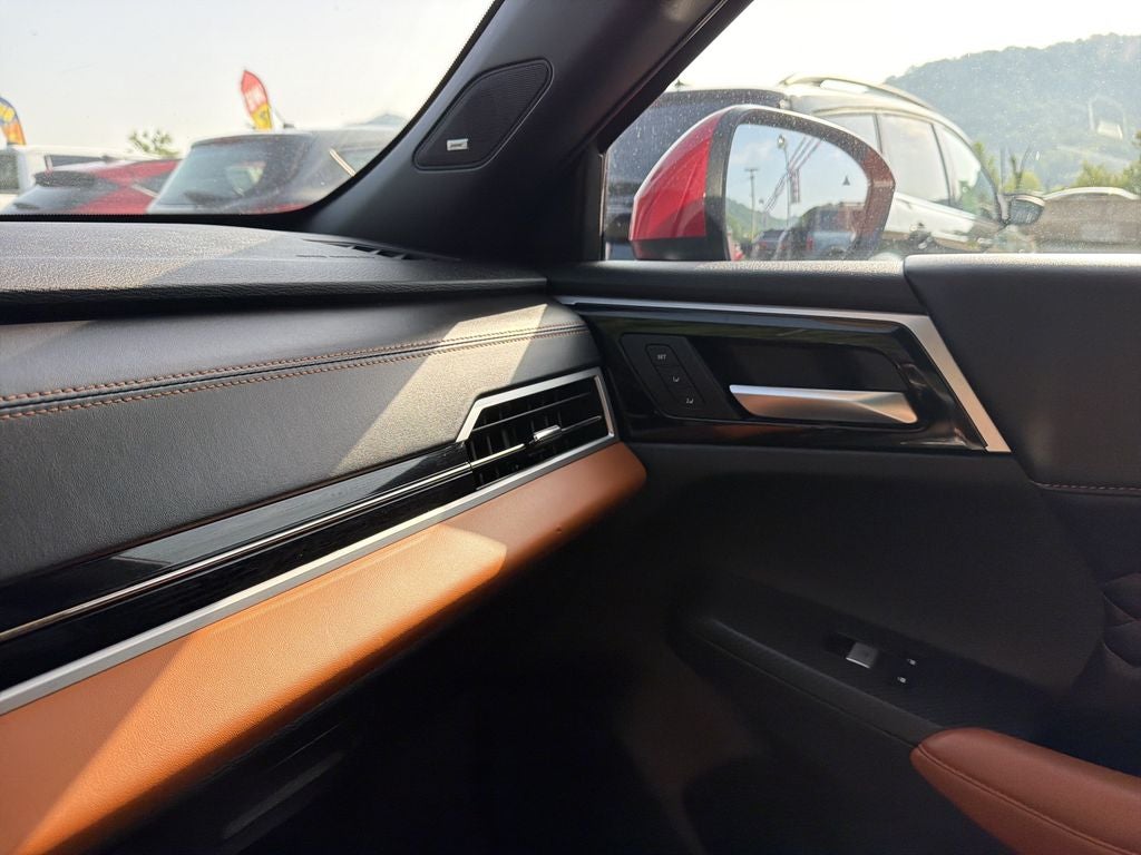 2024 Mitsubishi Outlander PHEV Base