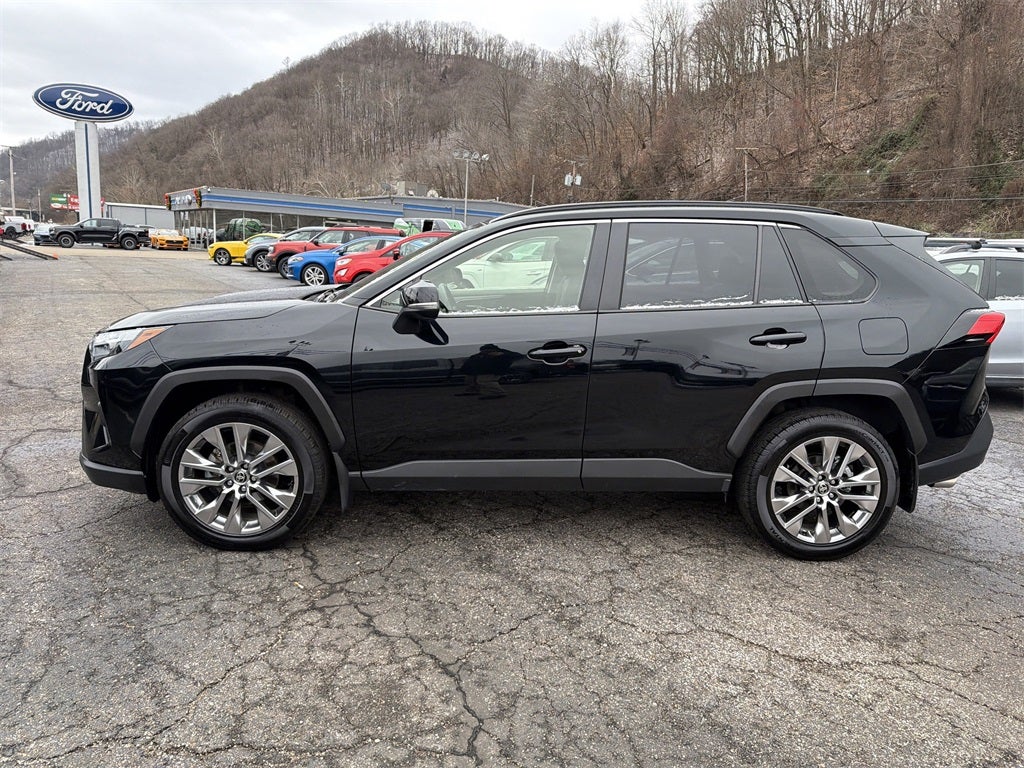 2023 Toyota RAV4 XLE Premium