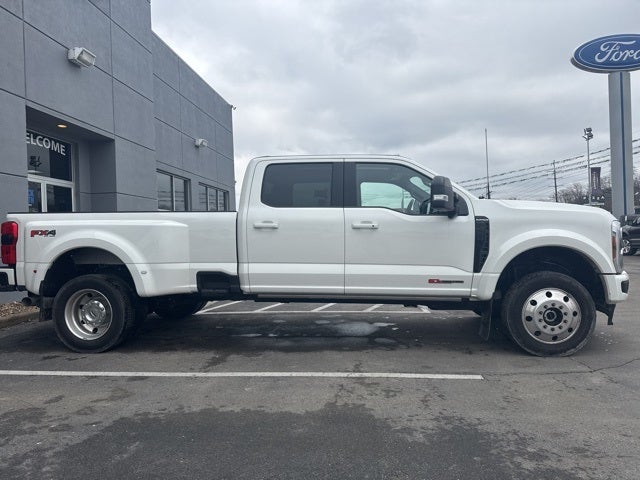 2025 Ford F-450SD Platinum DRW