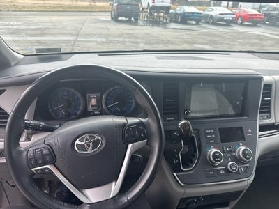 2017 Toyota Sienna L 7 Passenger