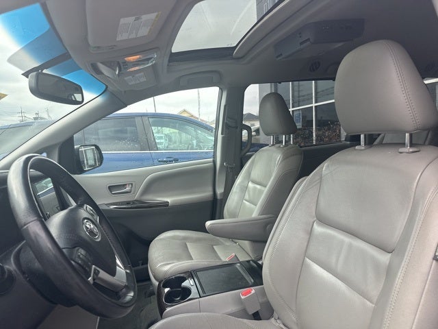 2017 Toyota Sienna L 7 Passenger