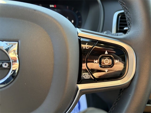 2023 Volvo XC90 B5 Plus