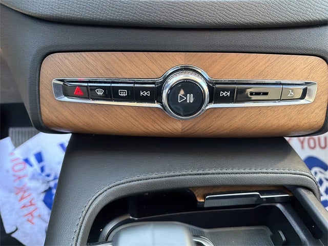 2023 Volvo XC90 B5 Plus